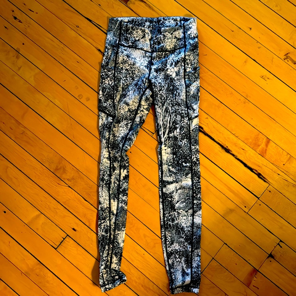 Lululemon yoga pants